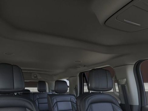 New 2026 Lincoln Navigator Premiere AWD/4WD image 22