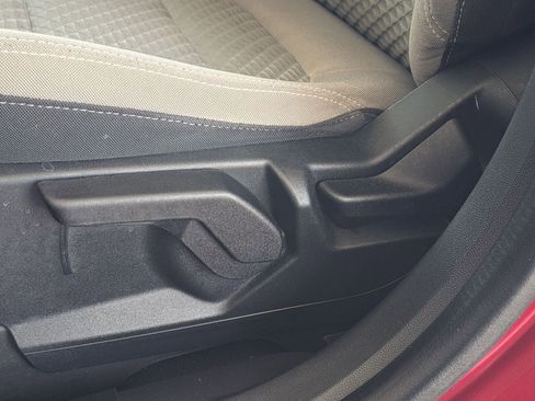 Used 2021 Ford Escape SE image 21