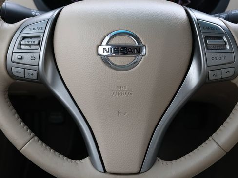 Used 2014 Nissan Altima 2.5 SV FWD image 16