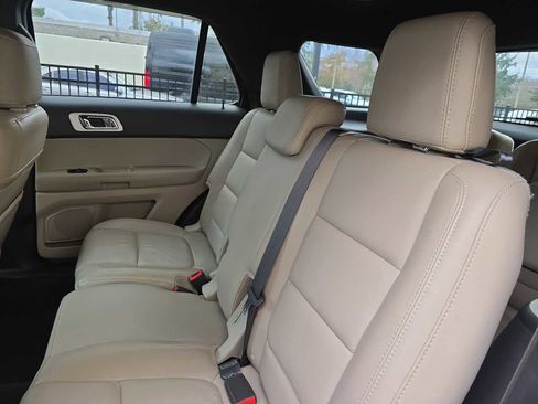 Used 2015 Ford Explorer XLT w/ Equipment Group 202B image 12