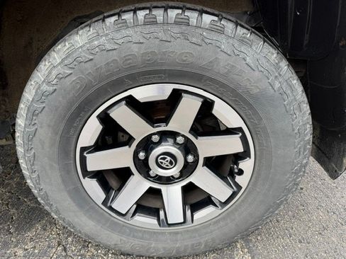 Used 2019 Toyota 4Runner TRD Off-Road Premium AWD/4WD image 7