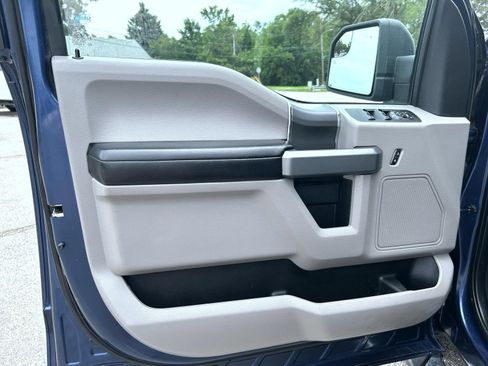 Used 2016 Ford F150 XLT w/ Equipment Group 302A Luxury AWD/4WD image 9