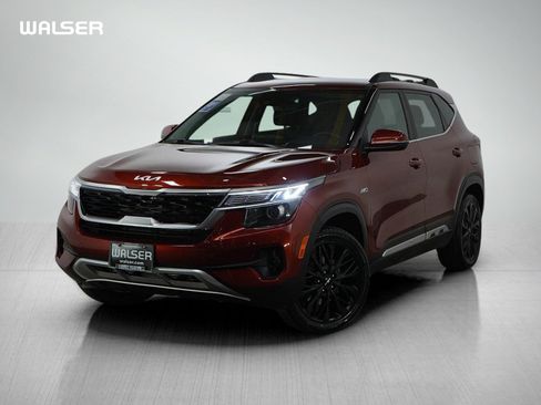 Used 2022 Kia Seltos Nightfall Edition image 1