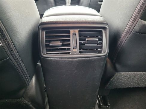 Used 2017 Nissan Rogue Sport SL image 17