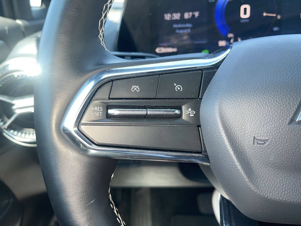 Used 2026 Chevrolet Equinox EV LT w/ Comfort Package AWD/4WD image 18