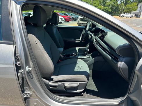 Used 2025 Kia K4 FWD image 23