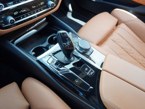 Used 2023 BMW 540i w/ Premium Package RWD image 20
