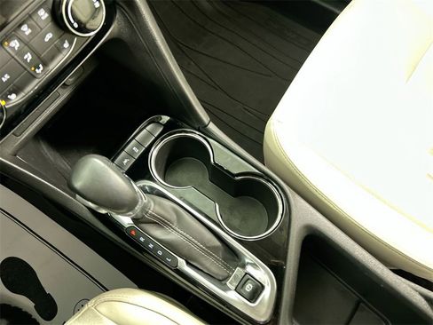 Used 2021 Buick Encore GX Preferred w/ Cold Weather Comfort Package image 17