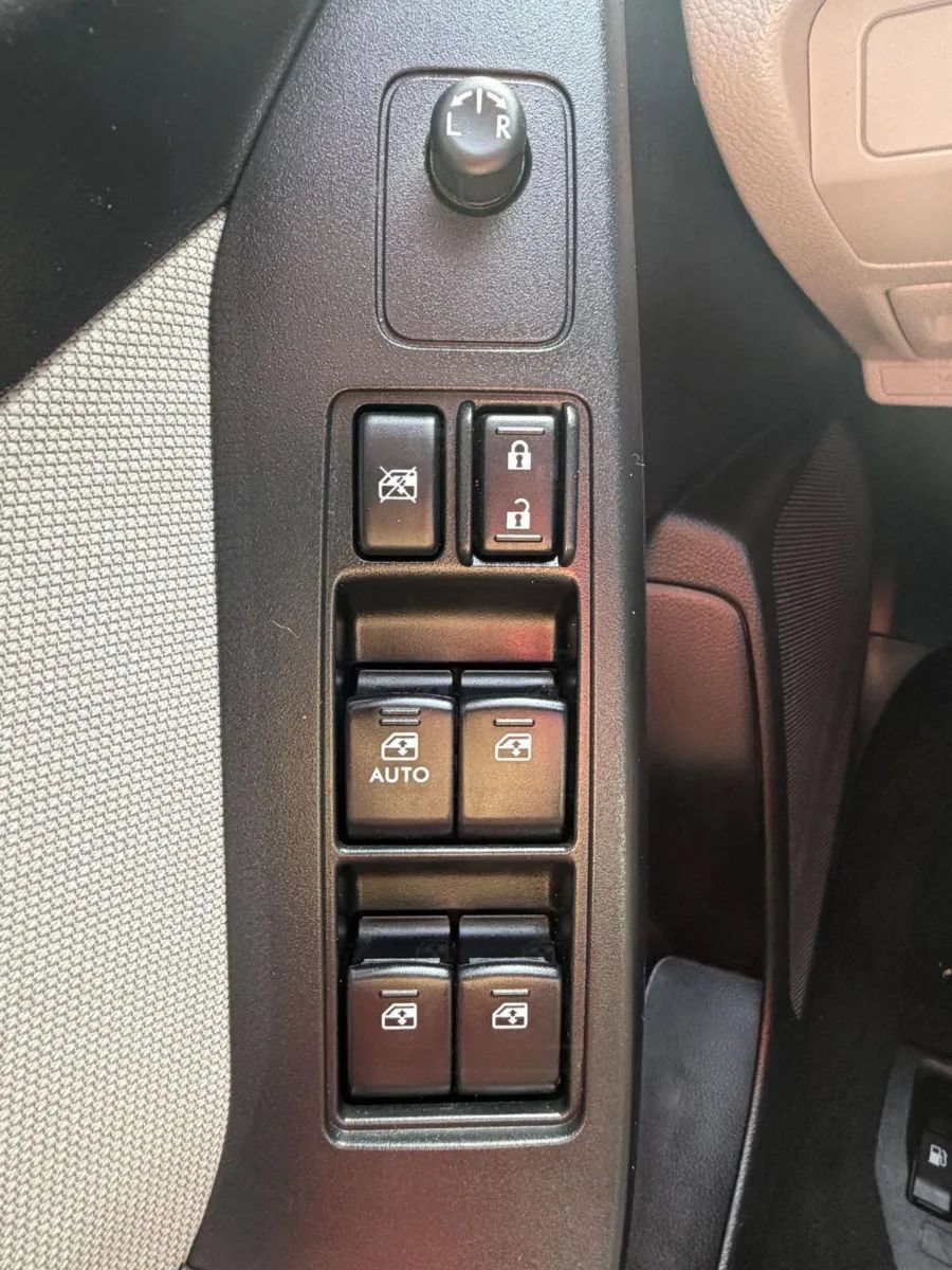 Used 2014 Subaru Forester 2.5i AWD/4WD image 23