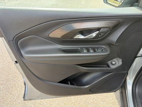 Used 2023 GMC Terrain SLE w/ Driver Convenience Package FWD image 18