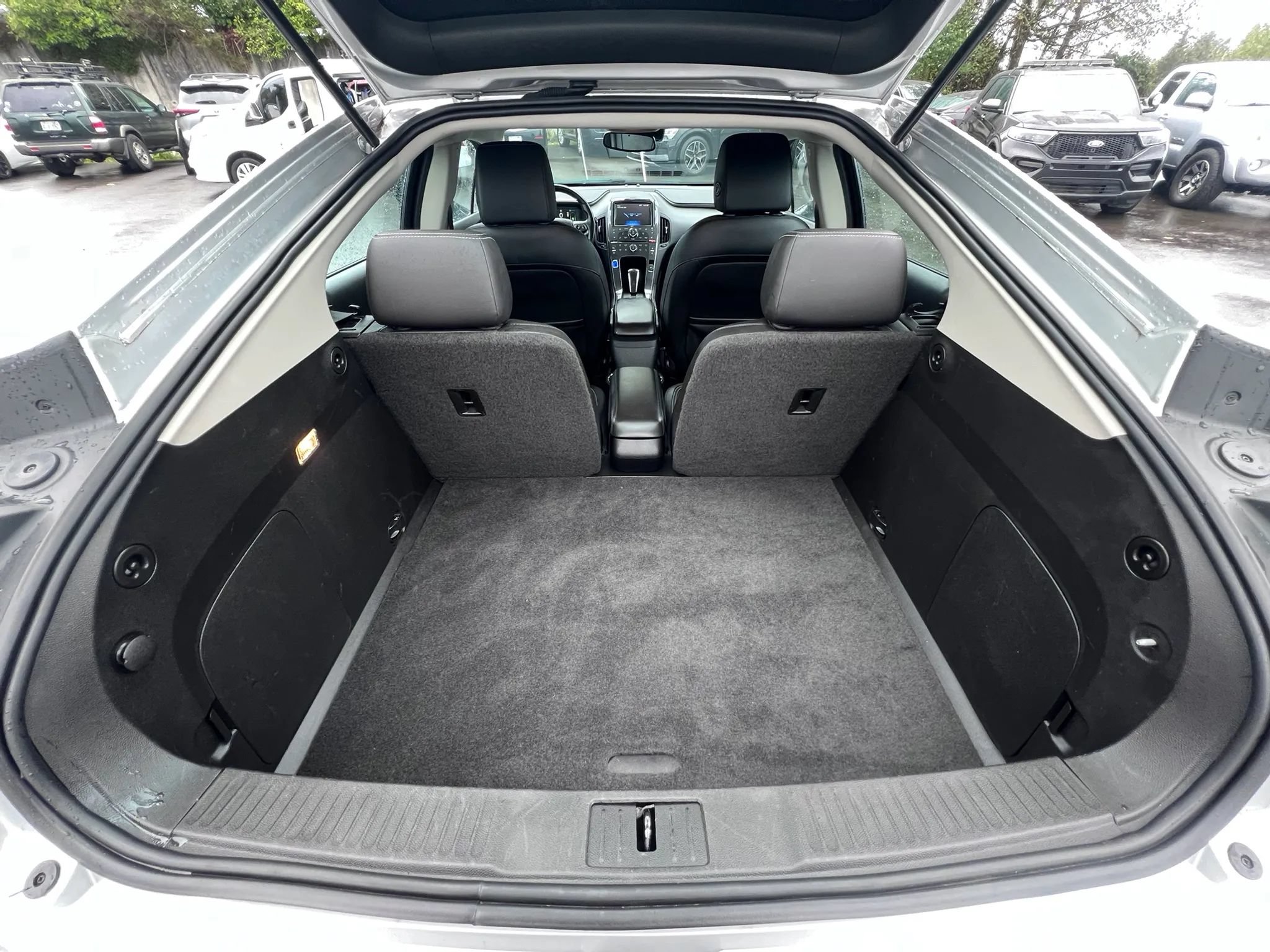 Used 2015 Chevrolet Volt Premium w/ Premium Trim Package FWD image 33