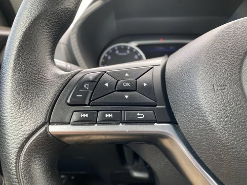 Used 2024 Nissan Sentra SV FWD image 25