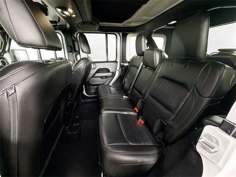 Used 2021 Jeep Wrangler Unlimited Sahara image 21