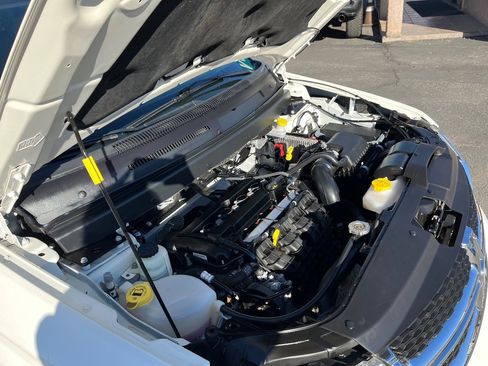 Used 2018 Dodge Journey SE image 39