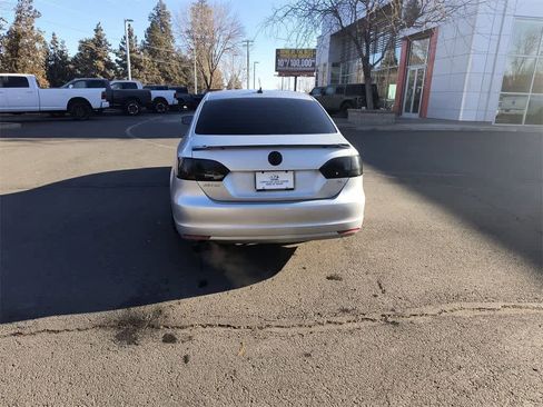 Used 2014 Volkswagen Jetta SE image 5