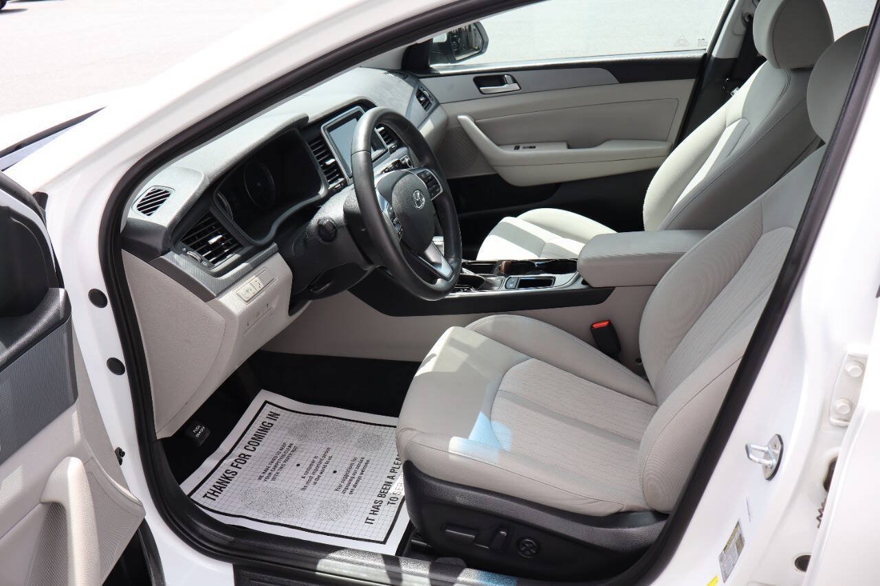 Used 2019 Hyundai Sonata Plug-In Hybrid FWD image 5