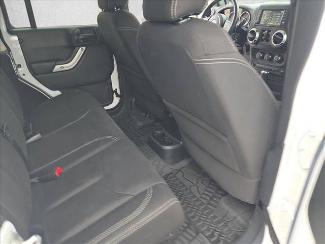 Used 2017 Jeep Wrangler Unlimited Sahara AWD/4WD image 19