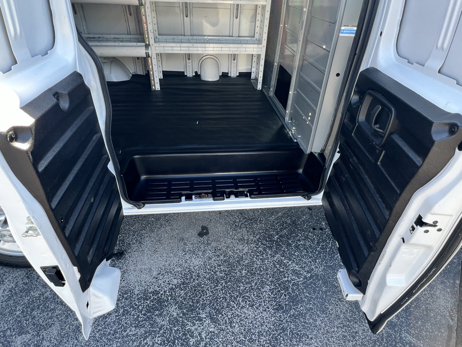 Used 2019 Chevrolet Express 2500 w/ Driver Convenience Package RWD image 18