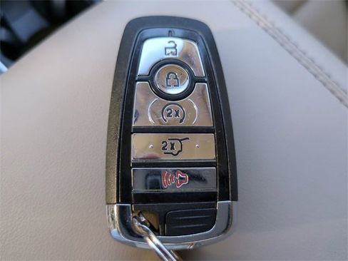 Used 2020 Lincoln Corsair Standard w/ Equipment Group 101A image 27