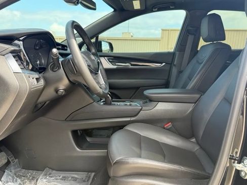 Used 2025 Cadillac XT5 Premium Luxury AWD/4WD image 17