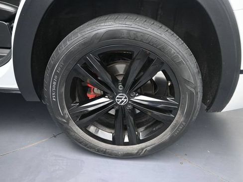 Used 2022 Volkswagen Atlas SEL R-Line AWD/4WD image 13