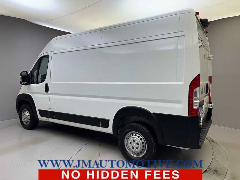 Used 2024 RAM ProMaster 2500 w/ Convenience Group FWD image 3