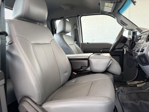 Used 2014 Ford F550 4x4 SuperCab Super Duty w/ Power Equipment Group image 19