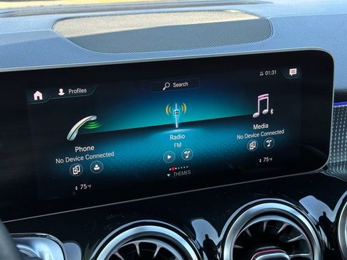 Used 2021 Mercedes-Benz GLB 250 image 35