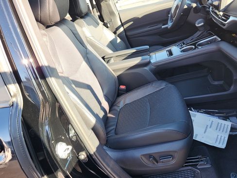 New 2026 Toyota Sienna Limited image 34