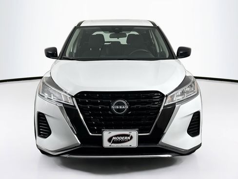 Used 2023 Nissan Kicks S image 4