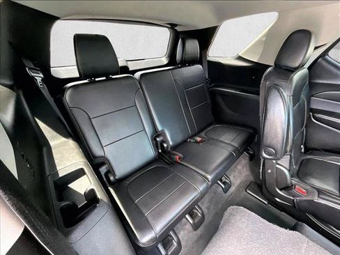 Used 2019 Chevrolet Traverse Premier w/ Driver Confidence II Package FWD image 29