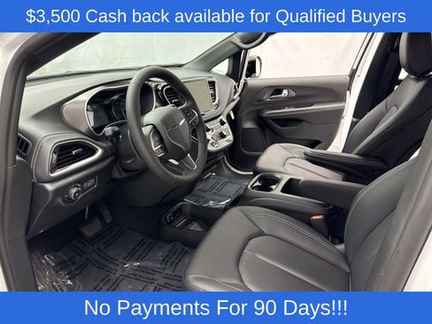 New 2026 Chrysler Pacifica Select image 11