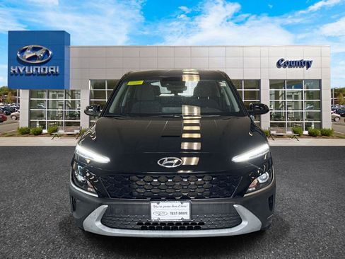 Used 2023 Hyundai Kona SE image 2