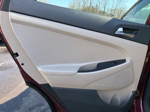 Used 2018 Hyundai Tucson SEL image 25