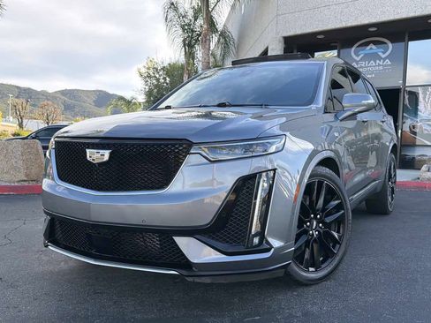 Used 2020 Cadillac XT6 Sport w/ Platinum Package AWD/4WD image 2
