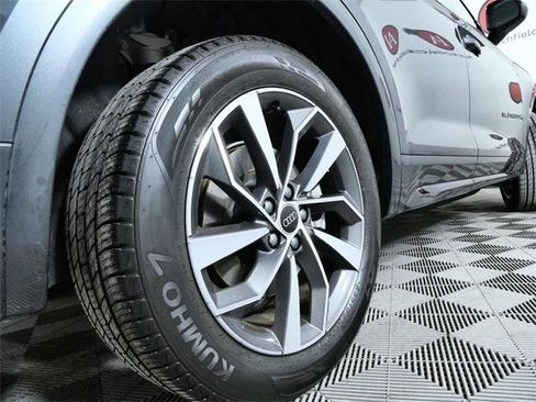 Certified 2024 Audi Q5 2.0T Premium image 9