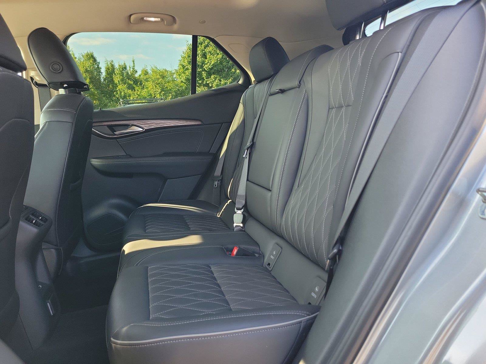 Used 2023 Buick Envision Avenir AWD/4WD image 17