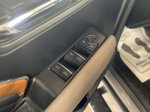 Used 2024 GMC Canyon Denali AWD/4WD image 24