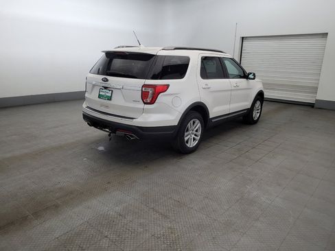 Used 2018 Ford Explorer XLT w/ Equipment Group 202A AWD/4WD image 9
