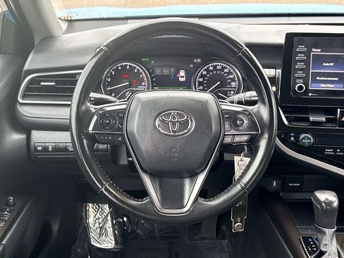 Used 2023 Toyota Camry SE image 12