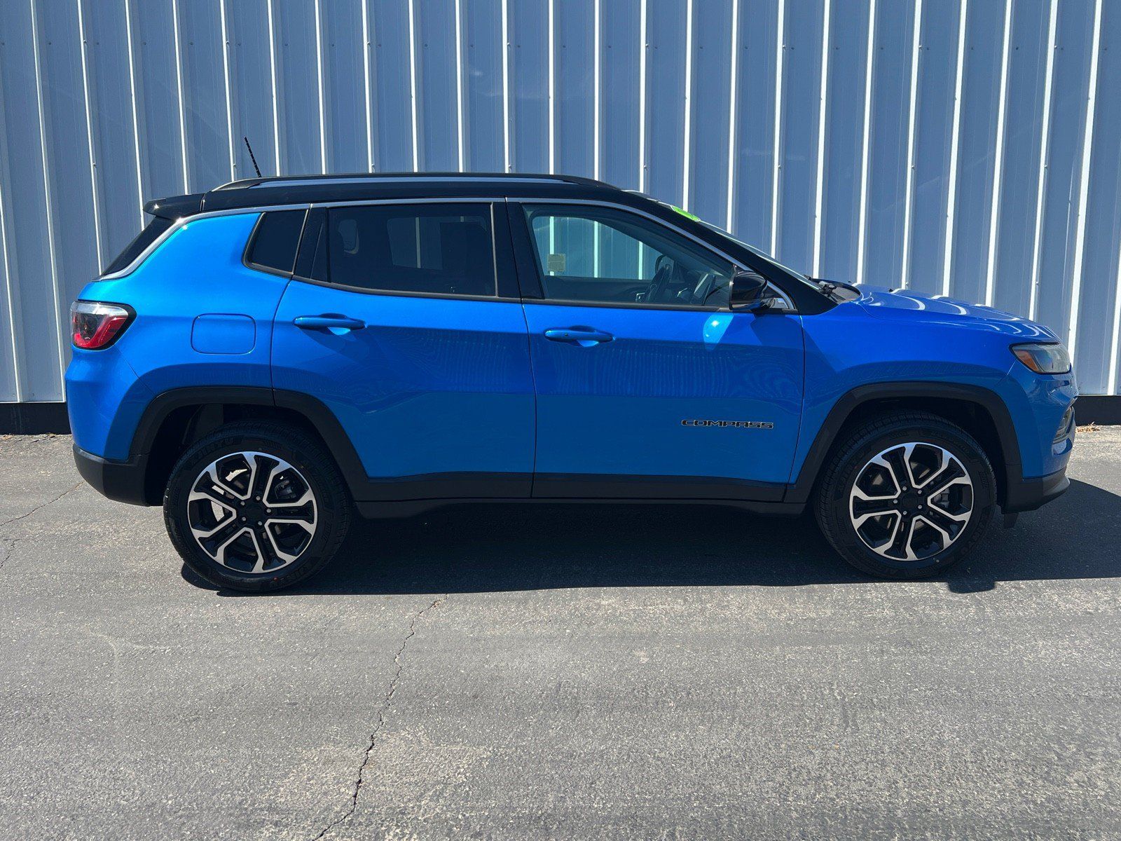 Used 2022 Jeep Compass Limited AWD/4WD image 7