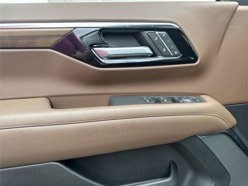 New 2026 Chevrolet Suburban High Country RWD image 17