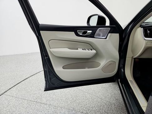 New 2026 Volvo XC60 B5 Ultra w/ Climate Package image 23