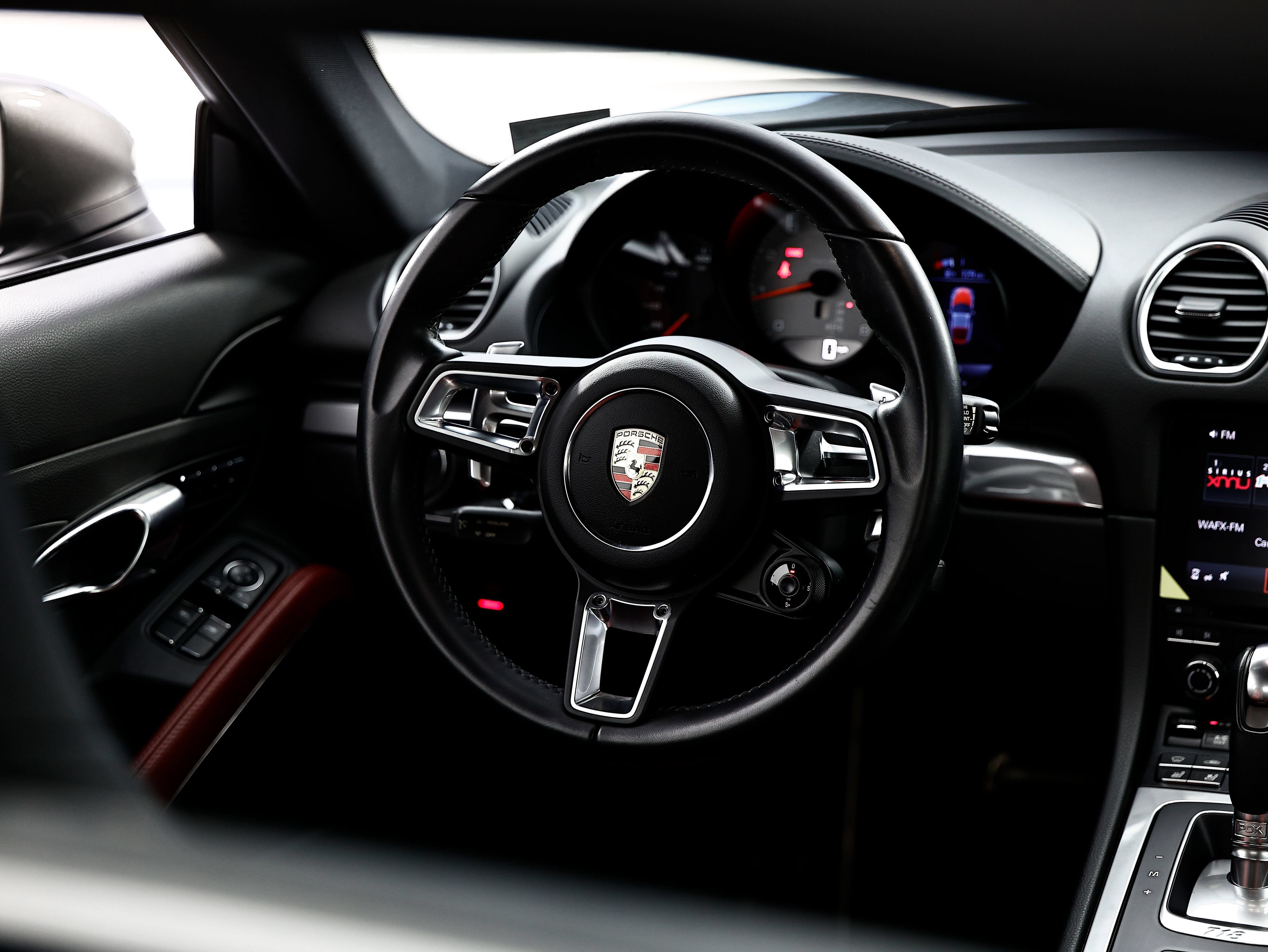 Used 2018 Porsche 718 Cayman S RWD image 28