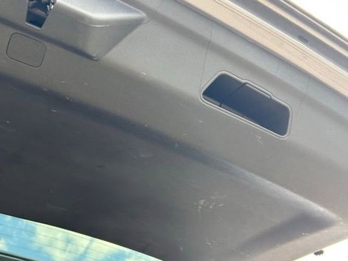 Used 2022 GMC Yukon XL SLT w/ SLT Premium Package image 13