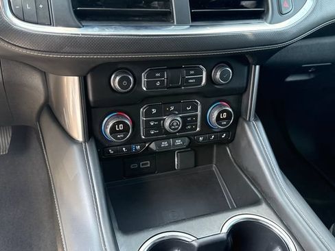 Used 2023 Chevrolet Suburban Premier RWD image 21