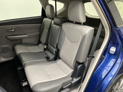 Used 2016 Toyota Prius V 5dr Wgn Five image 11