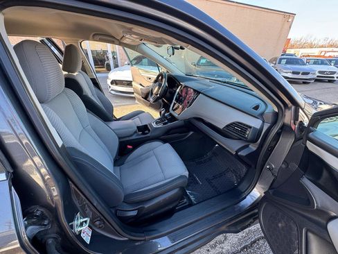 Used 2020 Subaru Outback Premium image 18