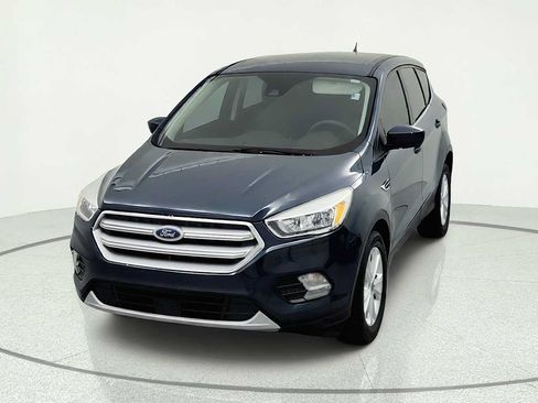 Used 2019 Ford Escape SE FWD image 3
