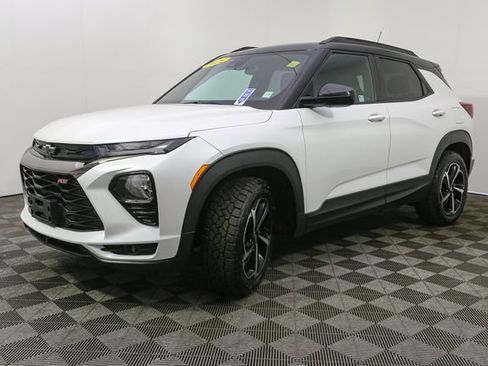 Used 2023 Chevrolet TrailBlazer RS w/ Sun and Liftgate Package AWD/4WD image 5